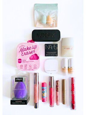 BEAUTY SKINCARE MAKEUP Gift Box Eye Lip Face Bundle - 15 Items NEW
